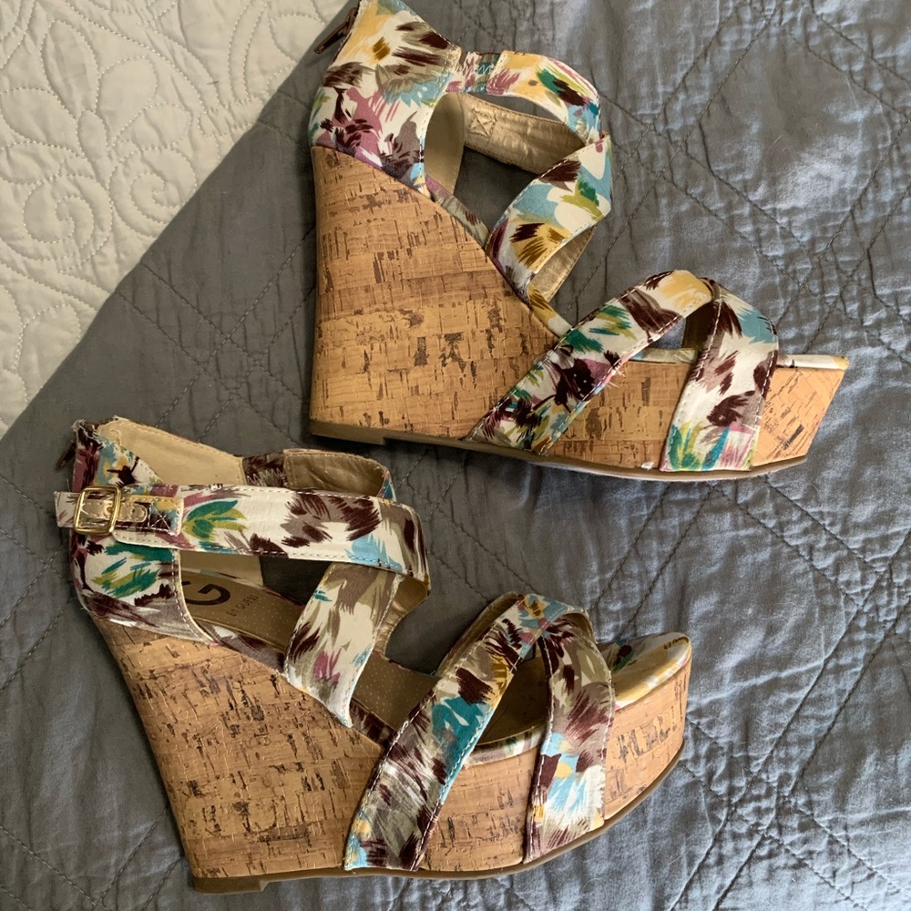 Guess Wedges ✨😍